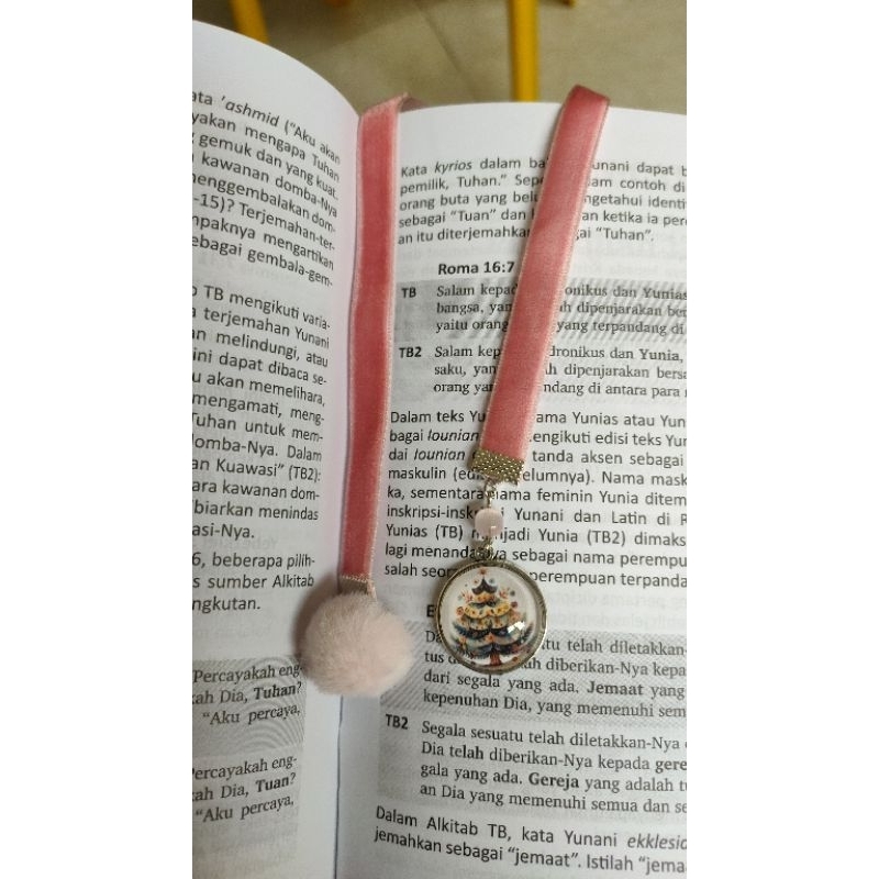 

Pembatas buku/bookmark/bible buddy/cute