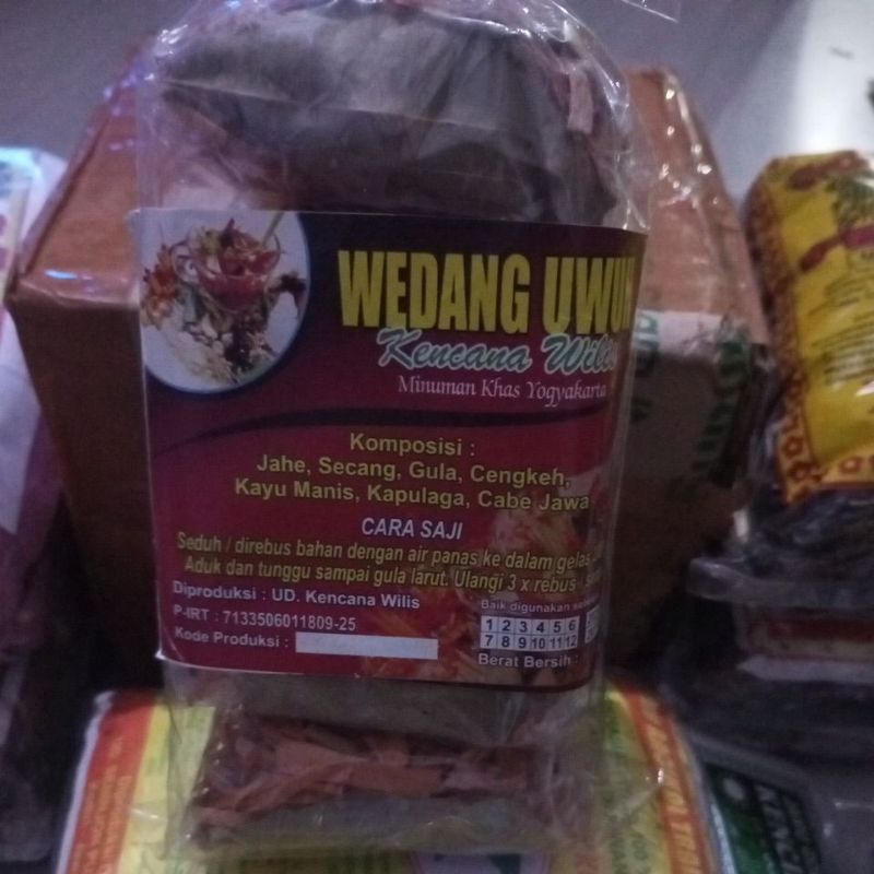 

jamu wedang uwuh yg segar 1pak isi 5 bks 1bks bisa 2 kali penyeduhan