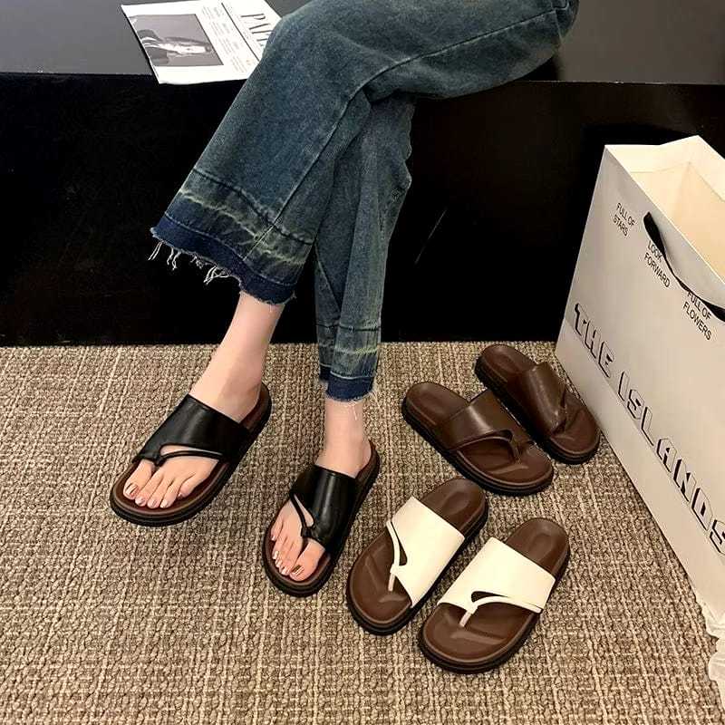 Naladiva- Sandal Wanita Kekinian Flat Wanita Sendal Wanita Teplek BIG SIZE- Yuna Series