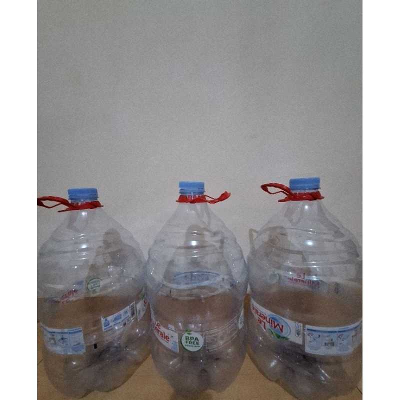 

LE MINERALE GALON KOSONG