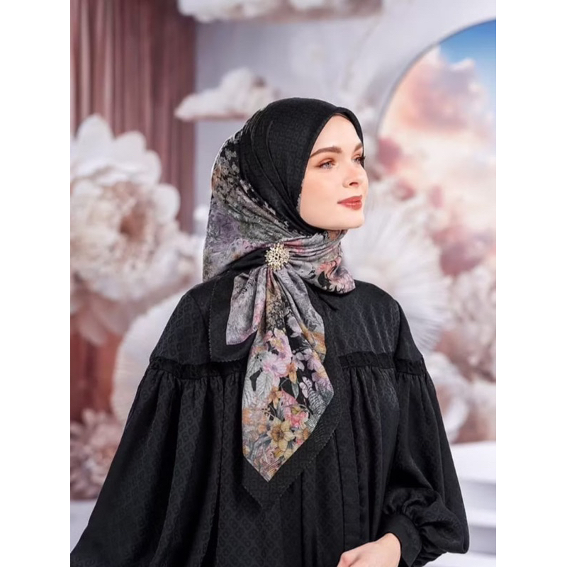 Black iris seri champ de fleur Buttonscarves baru dan siap kirim
