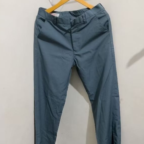 Celana Panjang Abu Muda SMA By Resko L (98x47) Second Original Preloved Pemakaian Pribadi Murah