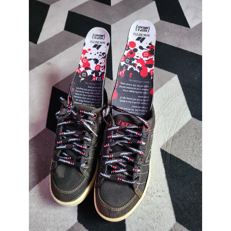 Dijual sepatu macbeth manchester x limited ED "Keep a Breast"