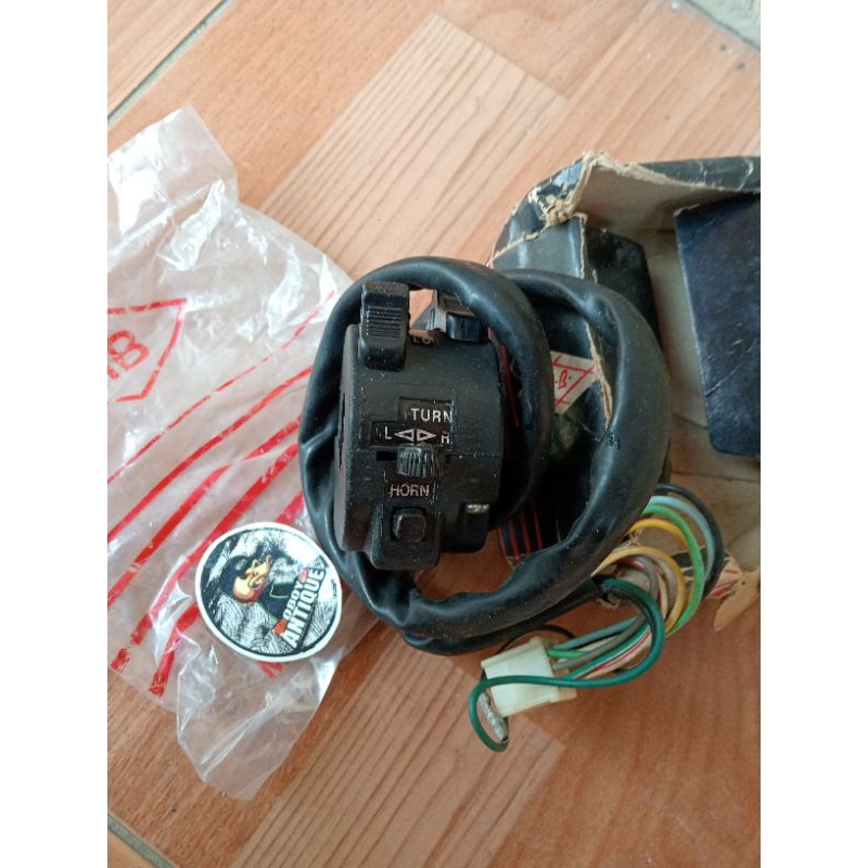 Holder kiri Suzuki ts100 baru stok lama merk mb