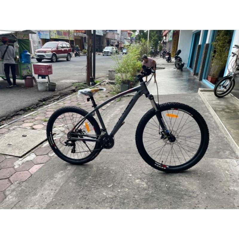 Sepeda Gunung 27.5 Thrill Cleave Comp 3x7 Speed