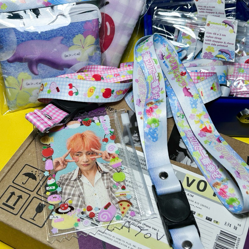 

SUMMER BLOOM LANYARD