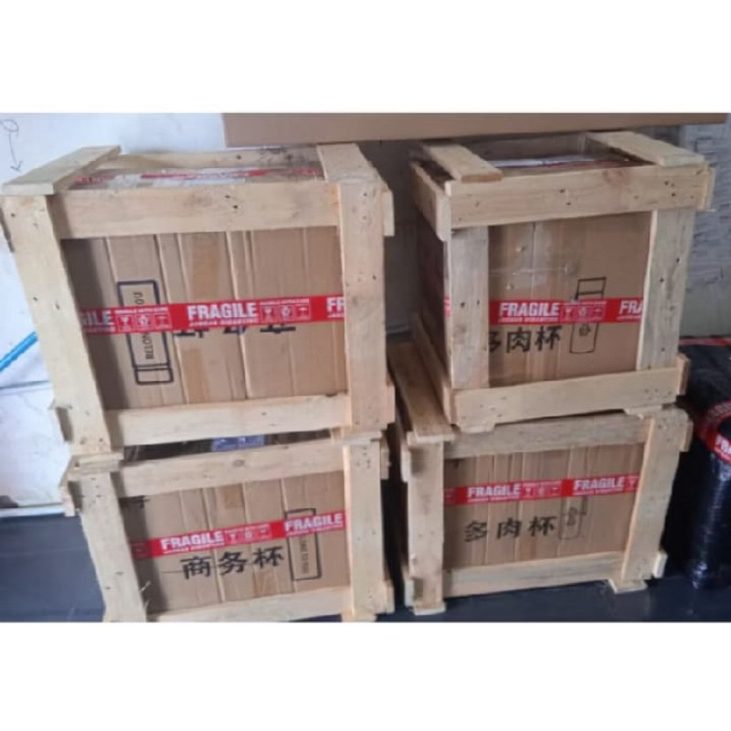 

palet kayu atau tambahan packing pecah belah