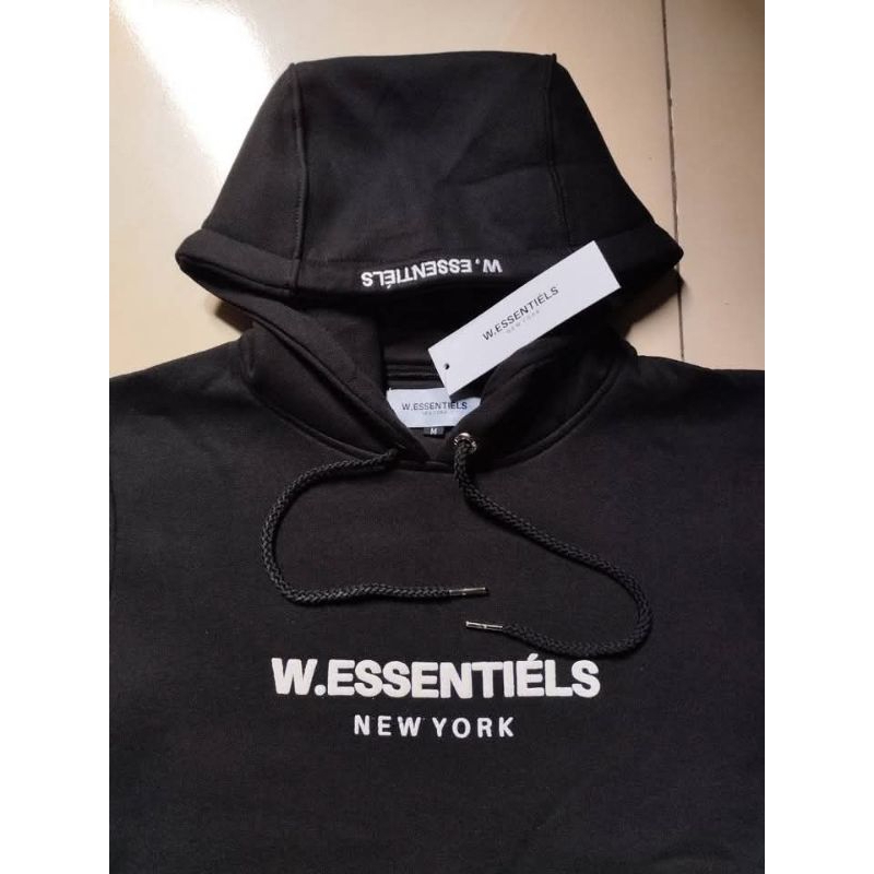 W. Essentials Ecume Oversize Hitam Putih