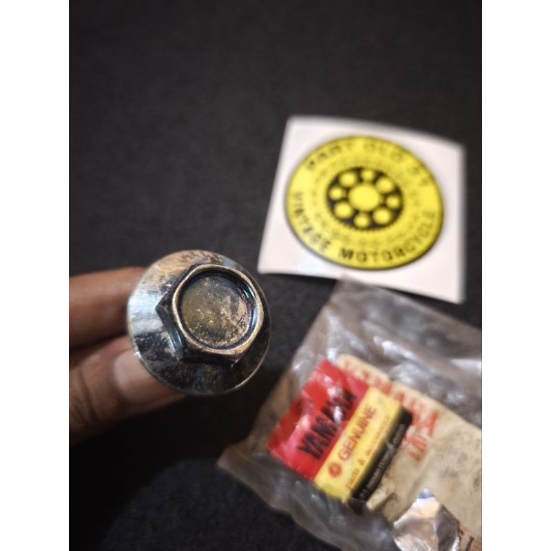 Baut segitiga atas dan baut tap oli mesin yamaha dt100 original
