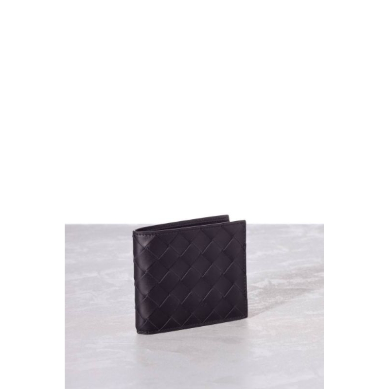 BOTTEGA VENETA Men Intrecciato Bi-Fold Wallet in Black Calfskin Leather