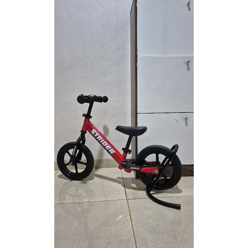 Preloved Balance Bike Push Bike Strider Sport 12 Red