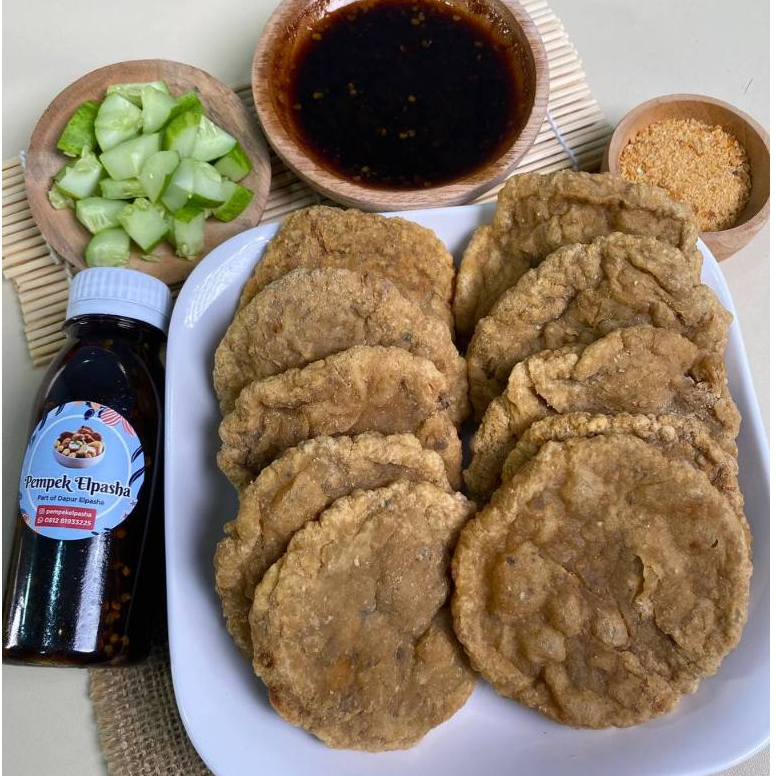 

PEMPEK PALEMBANG PEMPEK KULIT TENGGIRI + CUKO