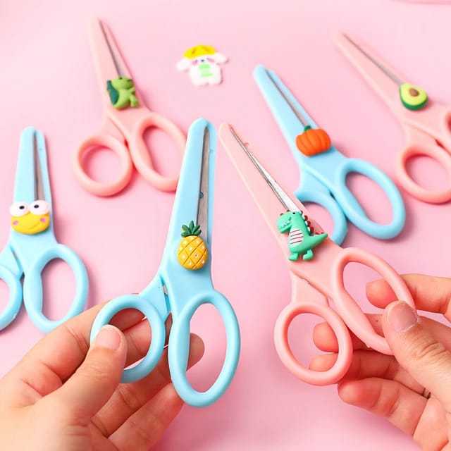 

GUNTING KERTAS KARAKTER / GUNTING SEKOLAH UJUNG TUMPUL AMAN UNTUK ANAK GUNTING KOREA LUCU MOTIF KARAKTER