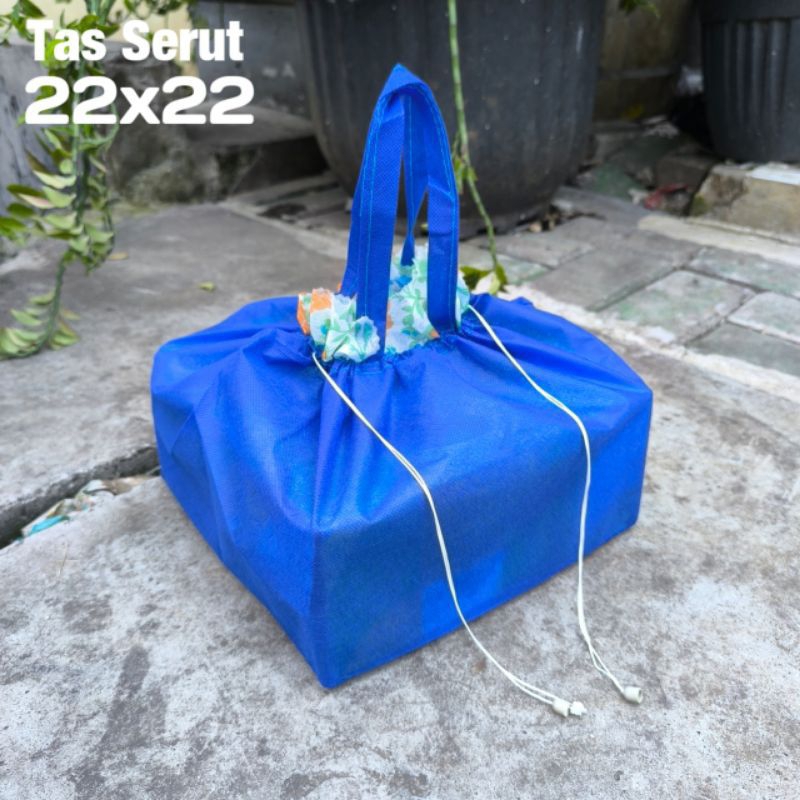 

Goodiebag hajatan tas box besek hajatan serut uk 22X22 isi 12pcs