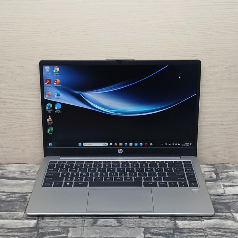 LAPTOP HP 245 G10 AMD RYZEN 3 7320U RAM 8GB SSD 256G