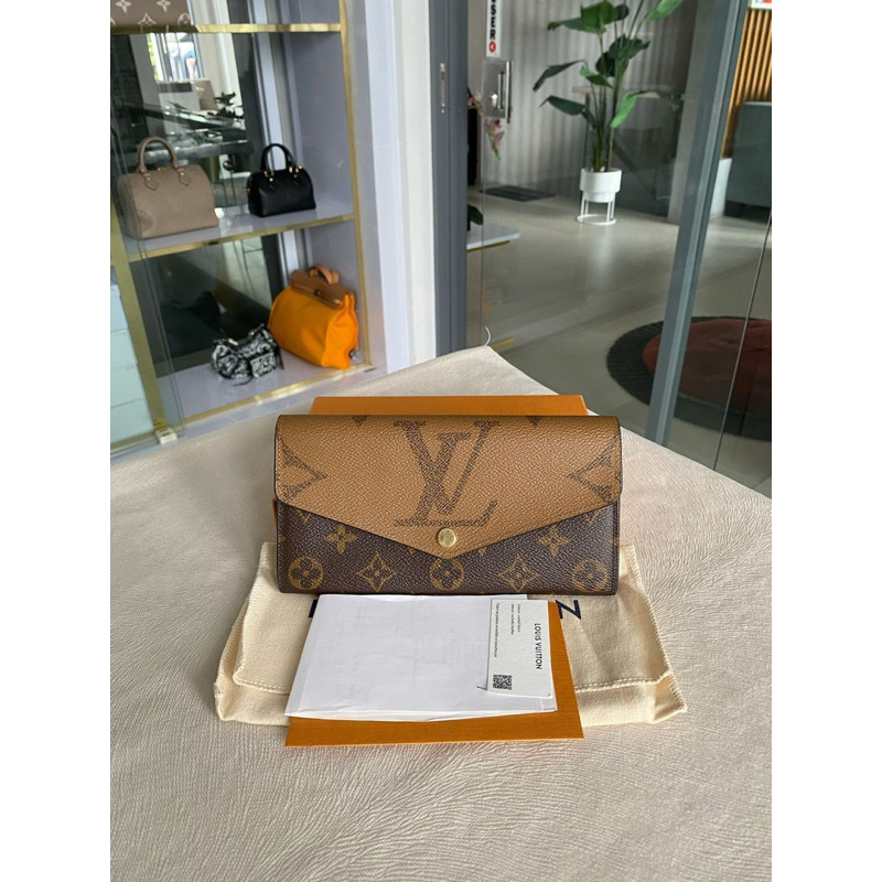Excellent LV Sarah wallet monogram reverse 2024  With box, db, receipt IDR 8.000.000 exc ong