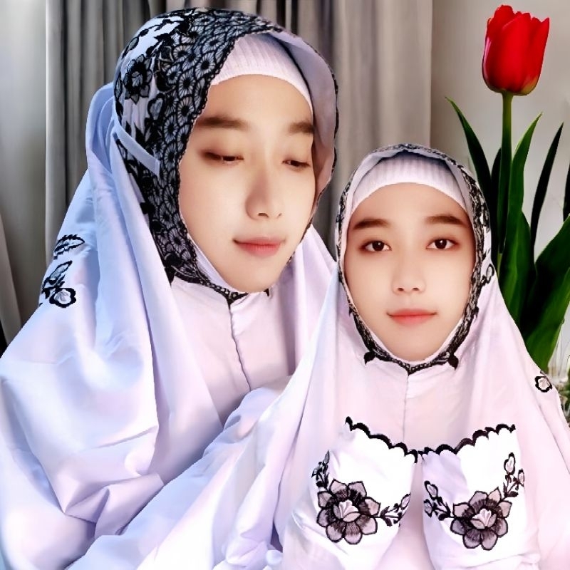 Yupit mukena lajuran bunga pertama bordir warna hitam  katun mikro