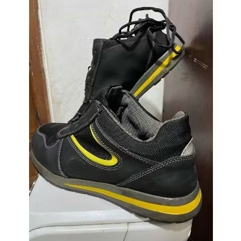 SEPATU SAFETY JOGER