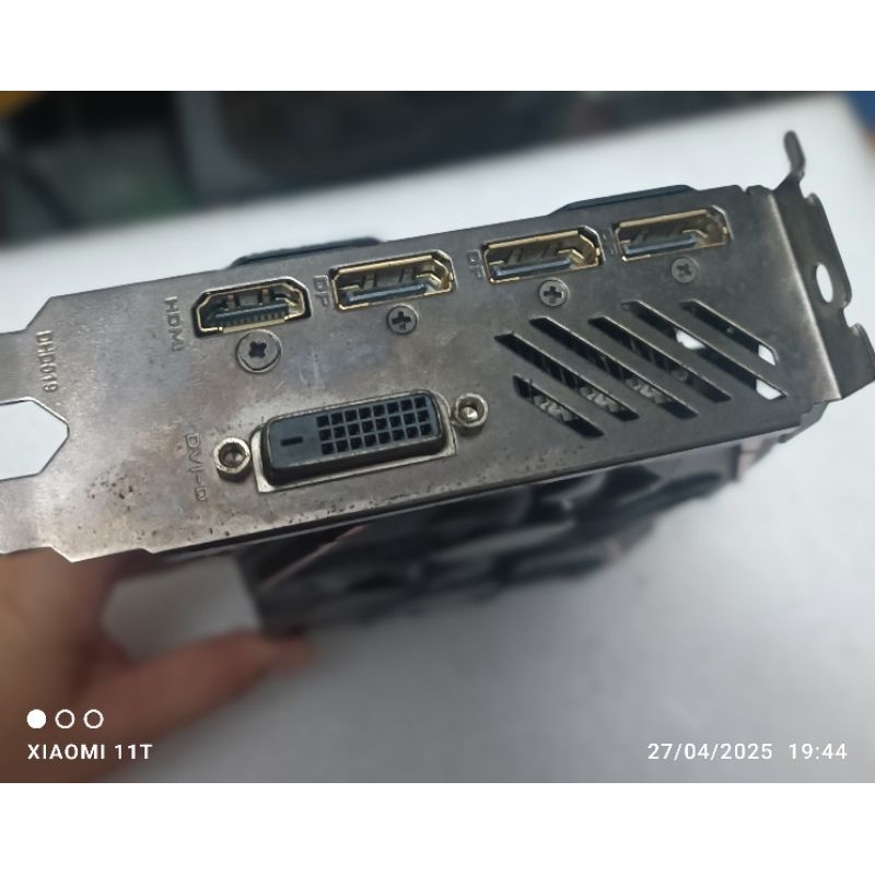 gigabyte rx 570 , display sebntar lalu no display, kondisi batangan