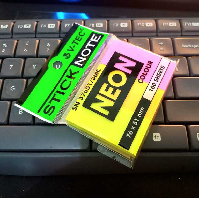 

Sticky Notes Warna Neon 76mm x 51mm 3 Baris V-Tec