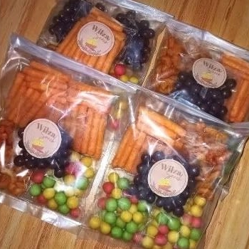 

Jajanan beragam aneka 1bungkus 5 aneka makanan 5k