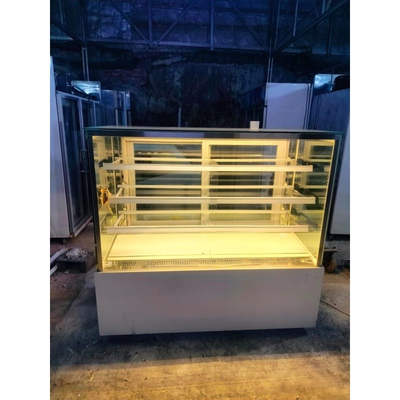 CAKE SHOWCASE SECOND 150CM
