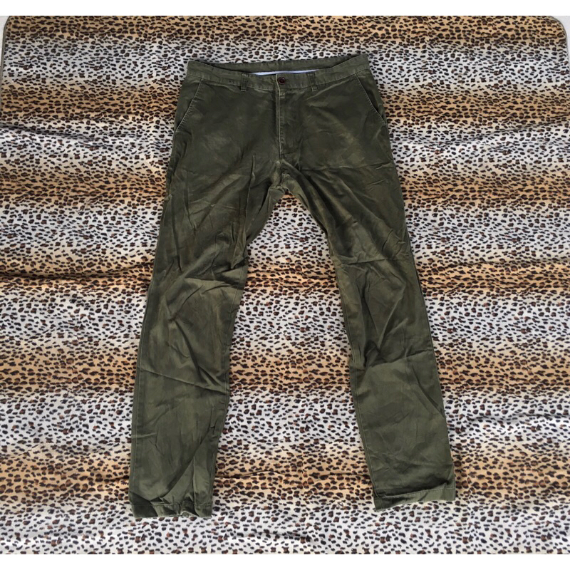 celana chinos olive green