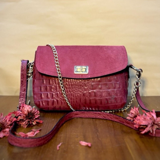 Tas Kulit Sapi Asli Wanita Merah