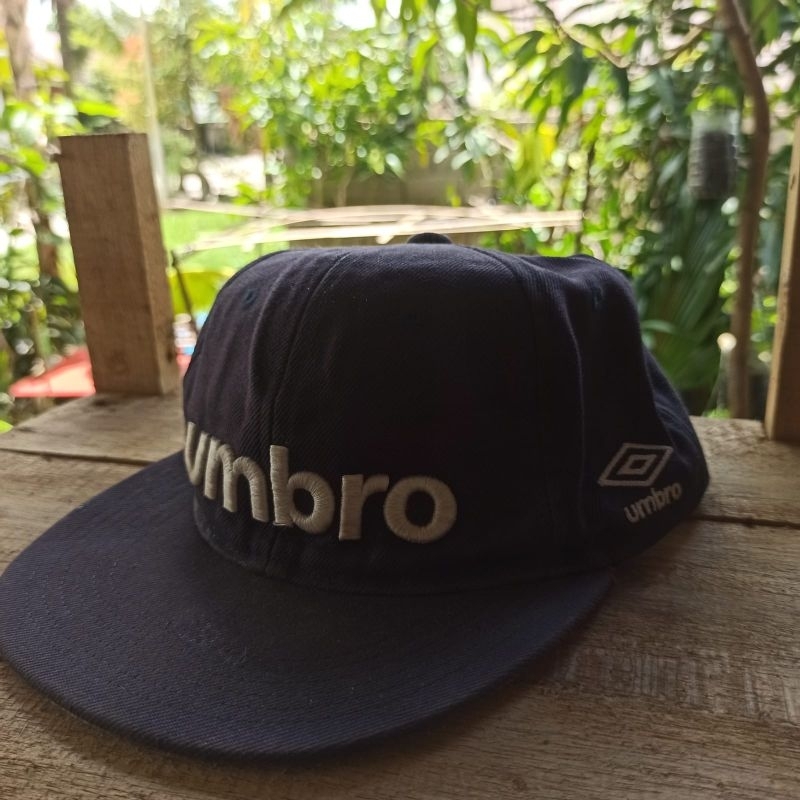 Topi Umbro Vintage