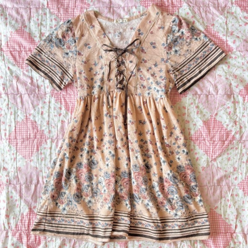 (free pink cardi) axes femme preloved coquette floral rare mini dress pink-blue with brown details a