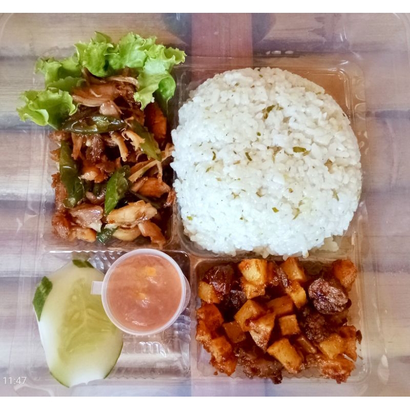

Nasi daun jeruk ayam suwir cabe ijo