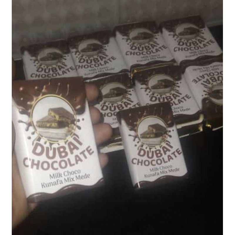 

Paket Hemat isi 4 pcs) Coklat Dubai Size Jumbo ± 130 gr Chocolate Crispy PISTACHIO KUNAFE Cokelat Lembut Chocoa Food Original Makanan cemilan Viral
