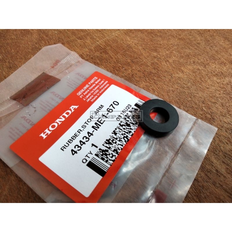 43434 ME1 670 Rubber stopper arm karet baut panel tutup tromol belakang honda astrea prima grand imp