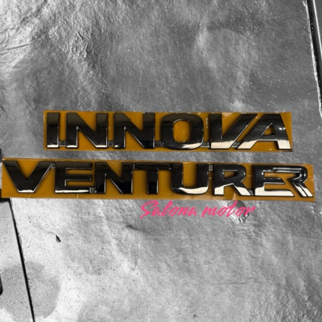 emblem bagasi INNOVA VENTURER black chrome