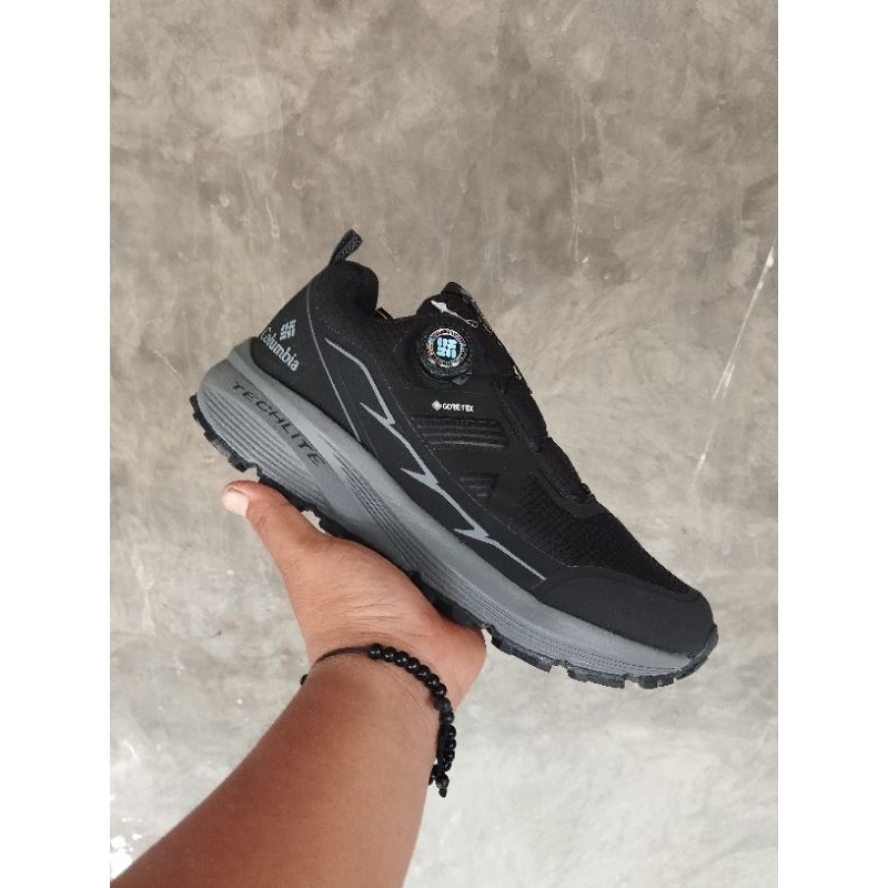sepatu trail running COLUMBIA