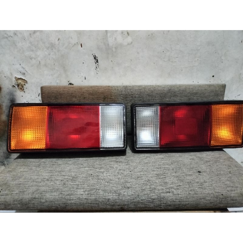 LAMPU STOP BELAKANG/STOP LAMP RAGASA/CANTER ORIGINAL SEPASANG