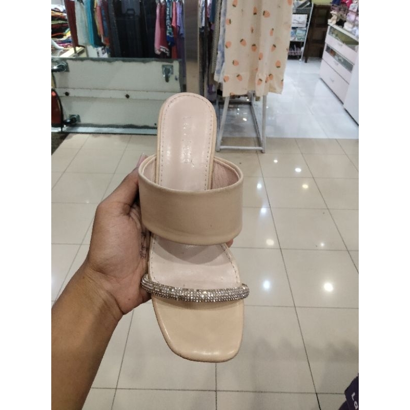sandal pesta dari brand laviola