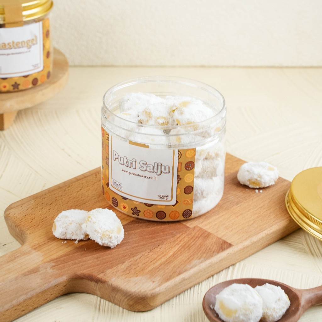 

[PAKET HEMAT 3 TOPLES] Putri Salju Premium Cookies Garden Bakery Kue Kering Snacks Makanan Lebaran