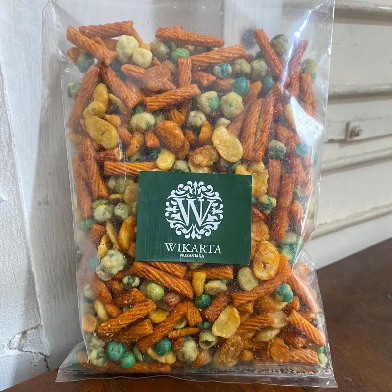 

Kacang Campur Wikartanusantara jaipong kiloan 380 gram camilan renyah gurih mix snack kacang