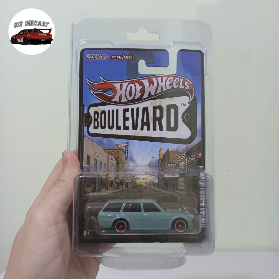 Hotwheels Boulevard '71 Datsun Bluebird 510 Wagon