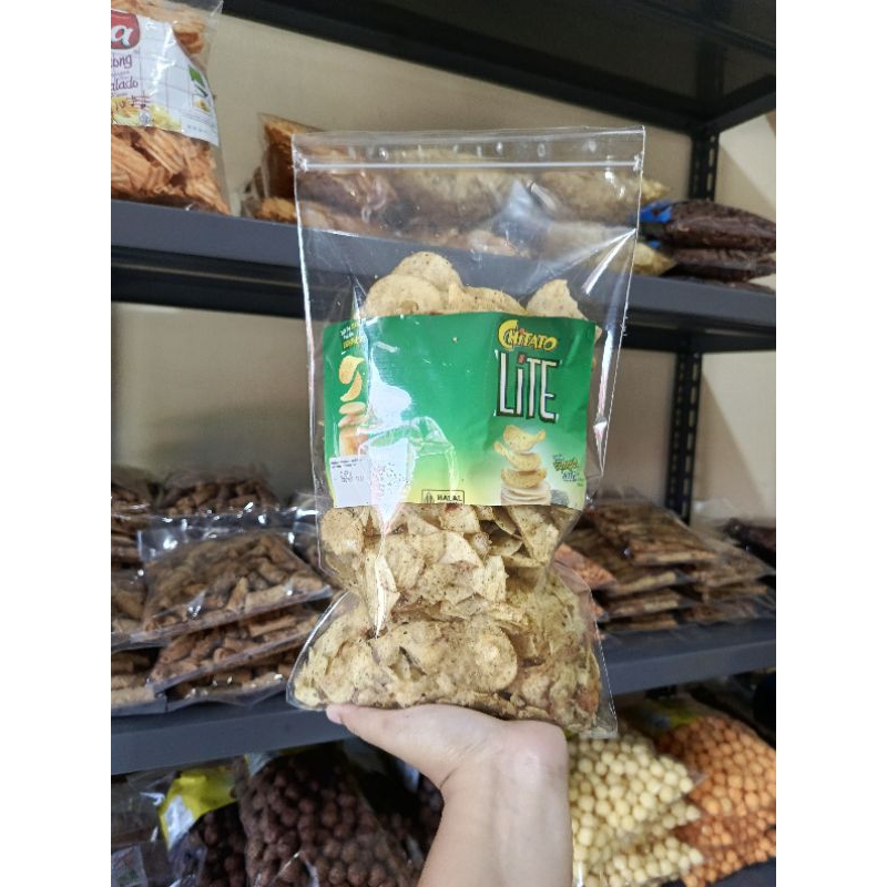 

chitato lite rasa rumput laut/ chitato lite seaweed ori / kripik kentang rasa rumput laut
