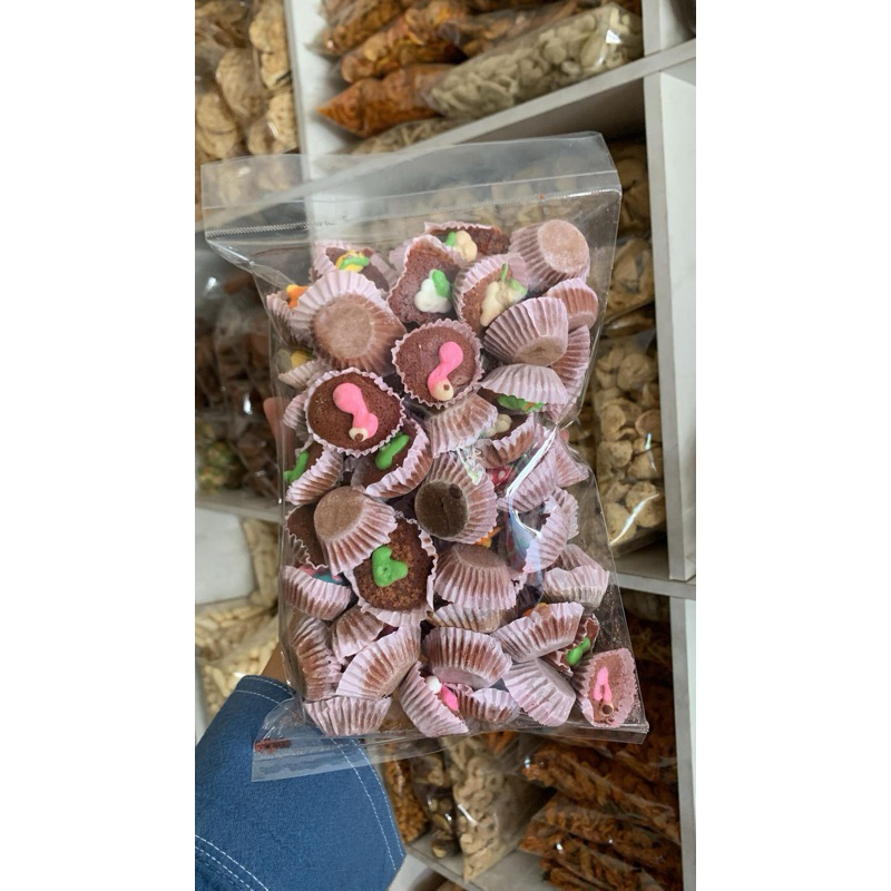 

Brownies karakter kemasan 250gr