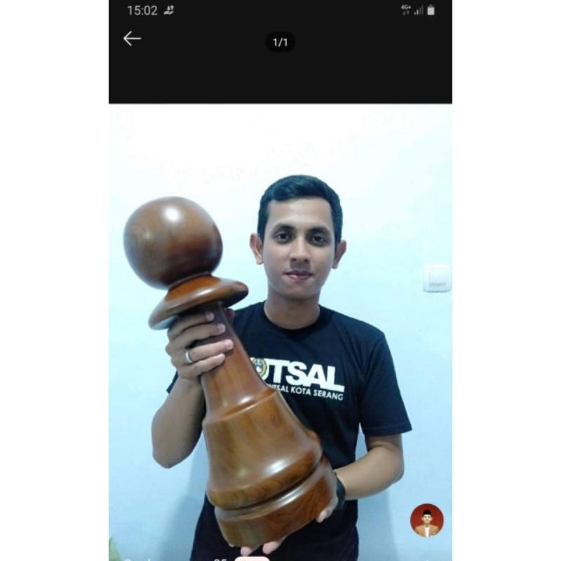 (Dua musim) Piala kayu jati Catur