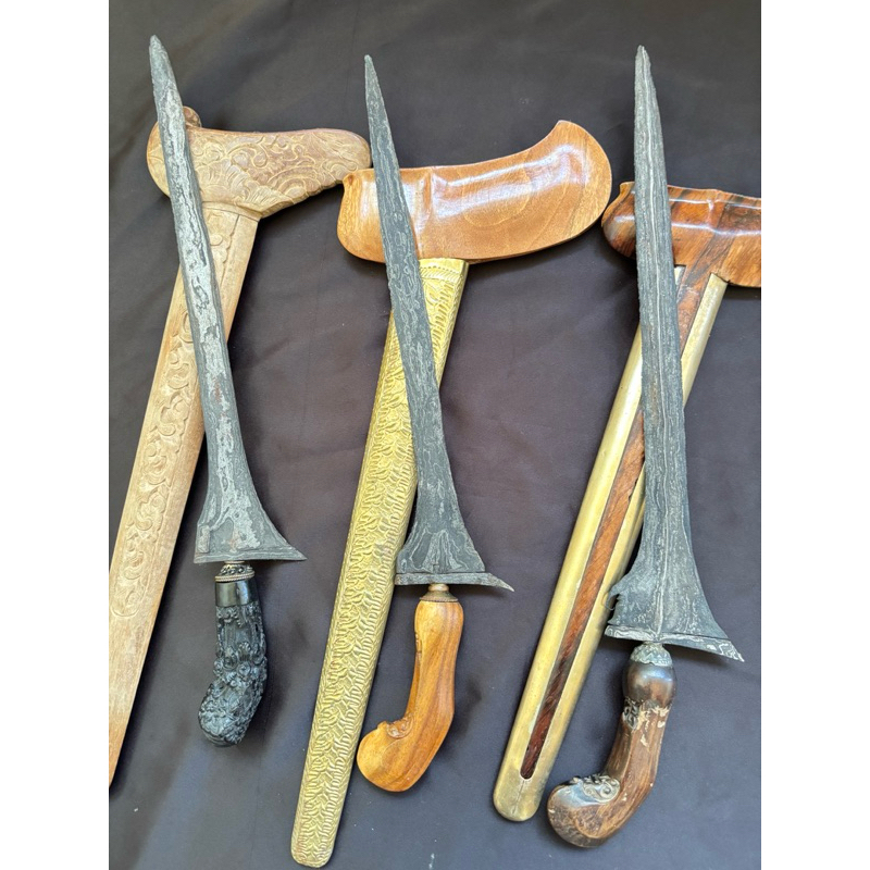 Borongan 3 keris sepuh wingit bertuah