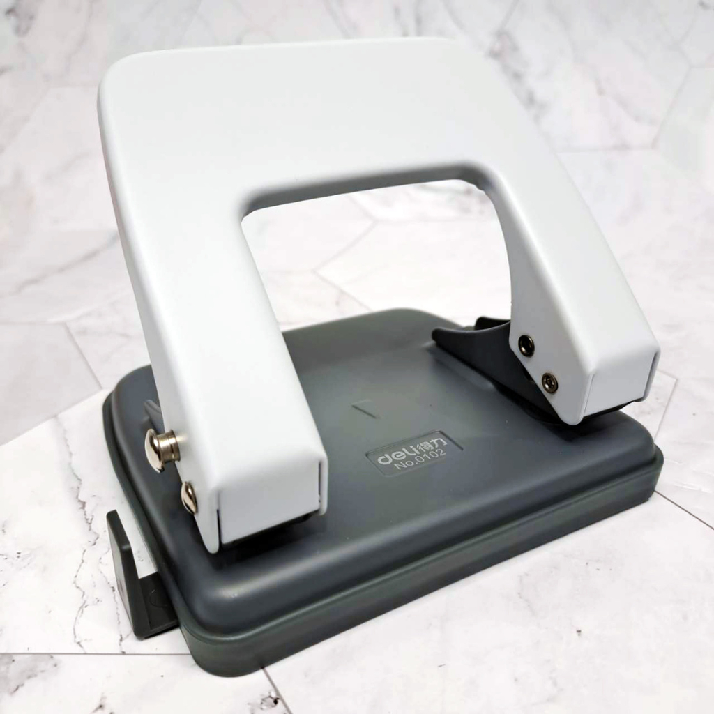 

Pembolong Kertas Deli No. 0102 – 2-Hole Punch dengan Pengukur, Kapasitas 20 Lembar
