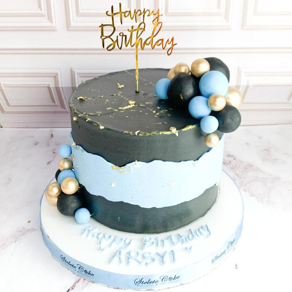 

Kue Ulang Tahun/Birthday Cake/Kue Ultah Tema Black Blue/Kue Ultah Tema Aesthetic/Kue Birthday jakarta