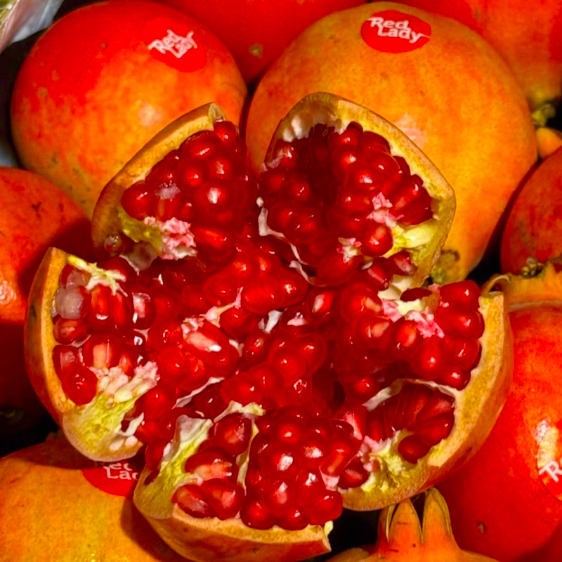 

PROMO Delima import India fresh Manis Biji Lunak 1buah