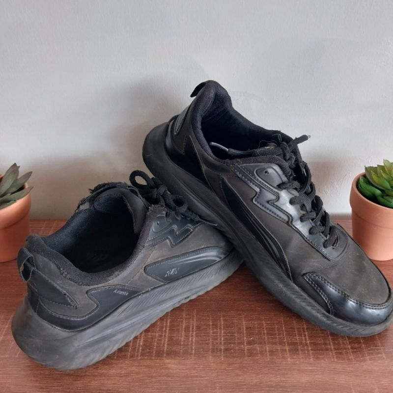 sepatu running lari kinetix payless preloved 2nd bekas