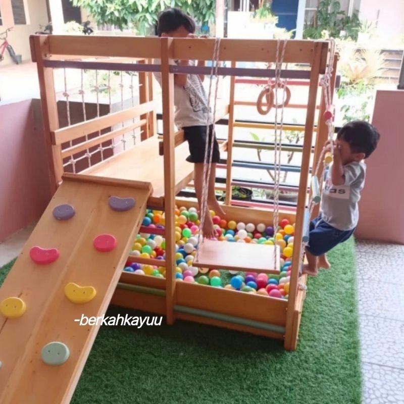 Mainan anak brakiasi mandi bola playground anak indoor