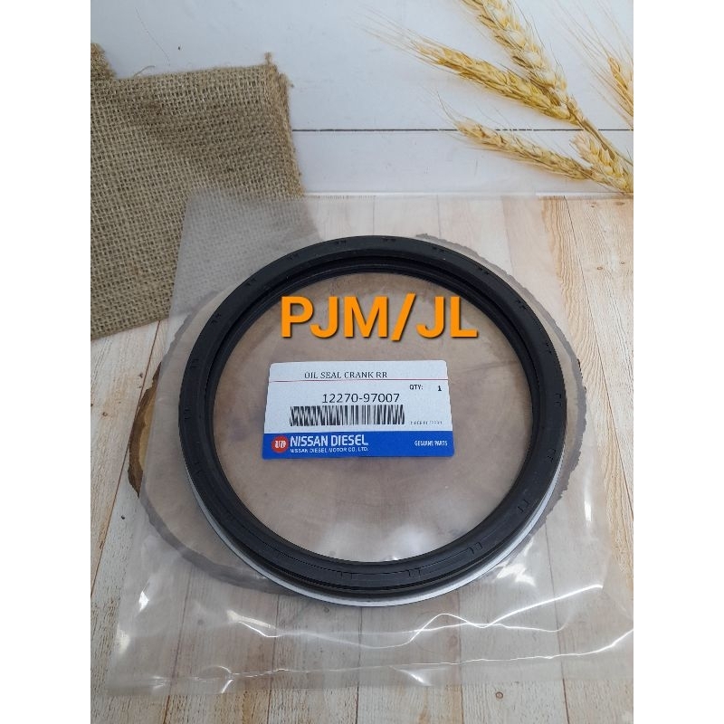 OIL SEAL CRANKSHAFT REAR BELAKANG RR NISSAN CWB UD TRUCK RF8 CWB520. 12270-97007.